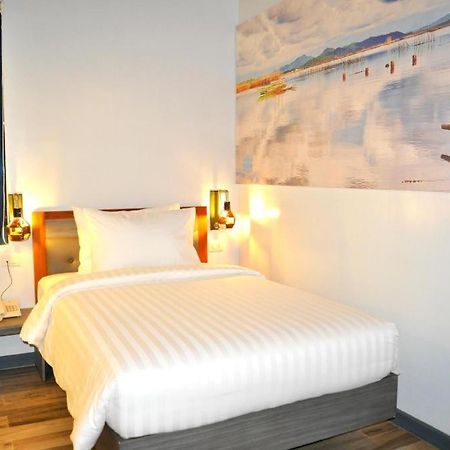 Gq Plaza Hotell Kalibo Exteriör bild