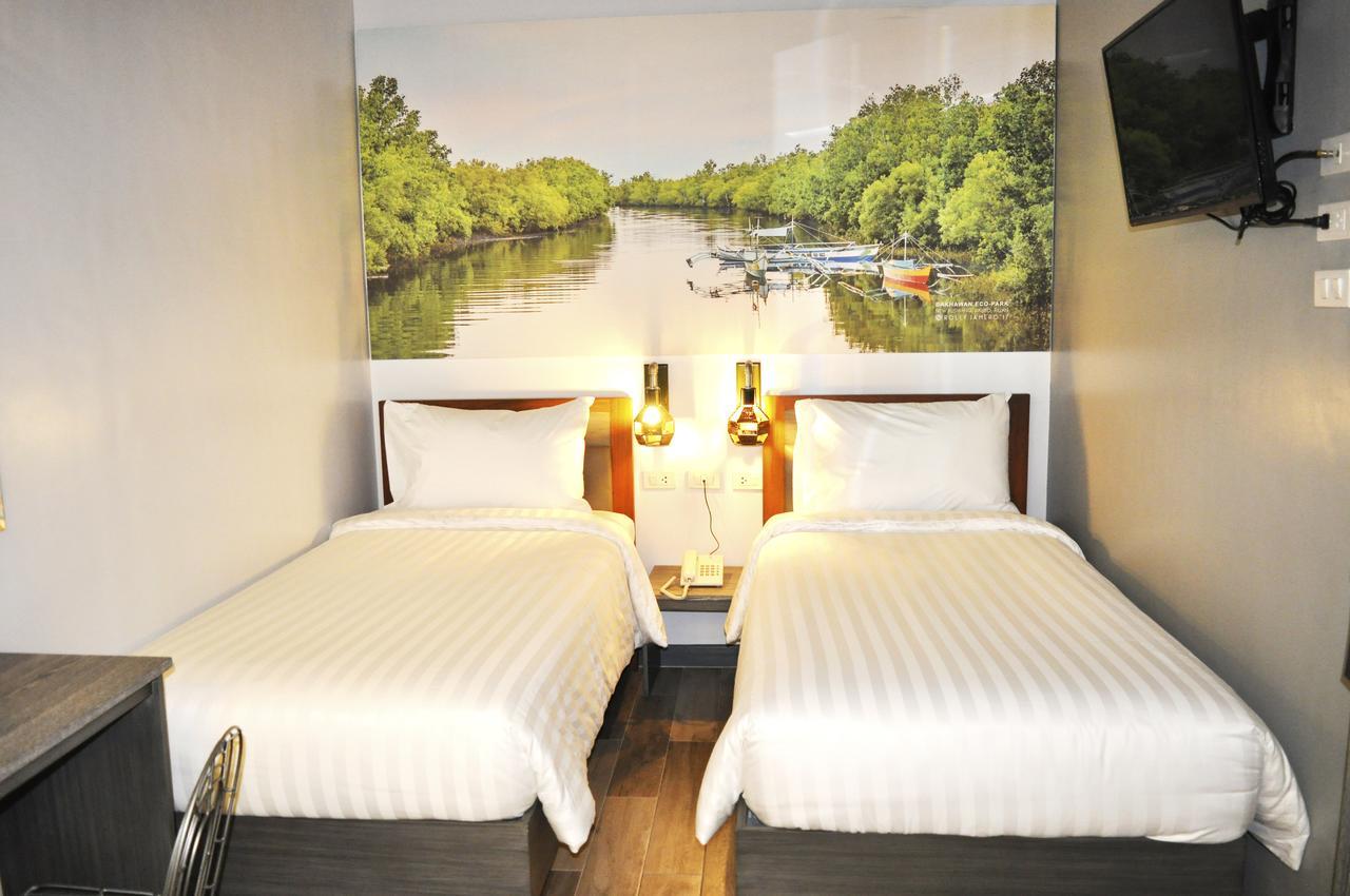 Gq Plaza Hotell Kalibo Exteriör bild