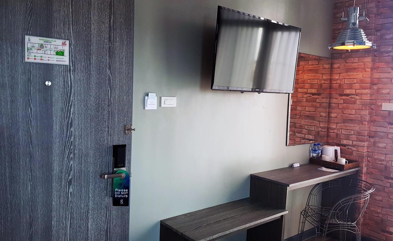 Gq Plaza Hotell Kalibo Exteriör bild