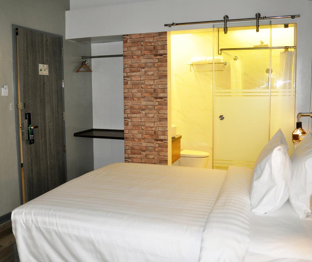 Gq Plaza Hotell Kalibo Exteriör bild