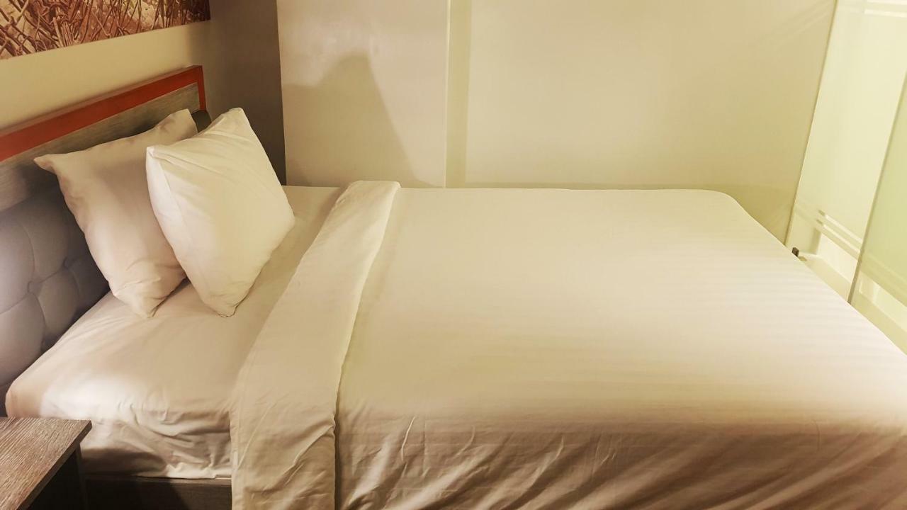 Gq Plaza Hotell Kalibo Exteriör bild